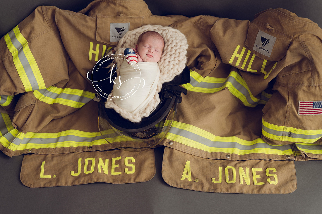 Precious Newborn Girl + Family session photographed by IA newborn Photographer KS Photography