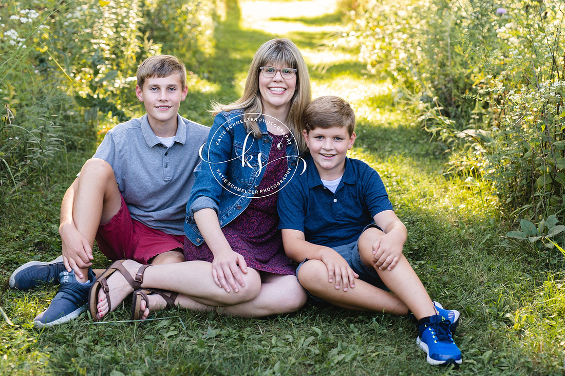 Iowa Kent Park Family Session of family of four photographed by IA Family Photographer KS Photography