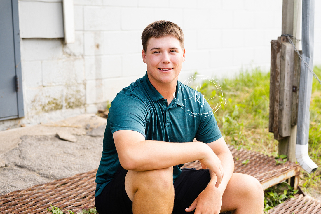 Outdoor Iowa Senior portraits photographed by IA Senior Photographer KS Photography