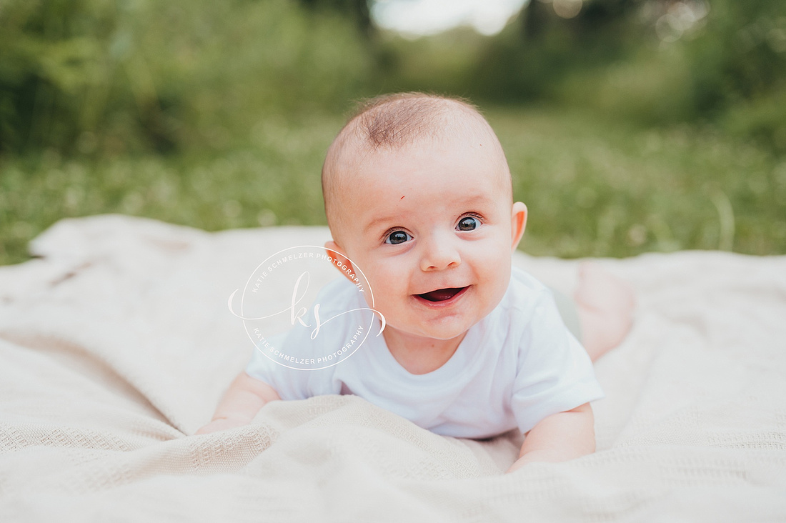 Fun Outdoor Family Session in Iowa photographed by IA Family Photographer KS Photography